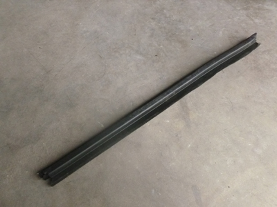 1998 Ford Expedition XLT - Door Window Seal Trim, Front Right